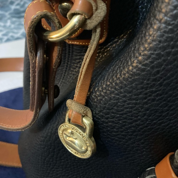 Dooney & Bourke Vintage Leather Bucket Bag (doesn’t include dust bag) - Picture 2 of 16